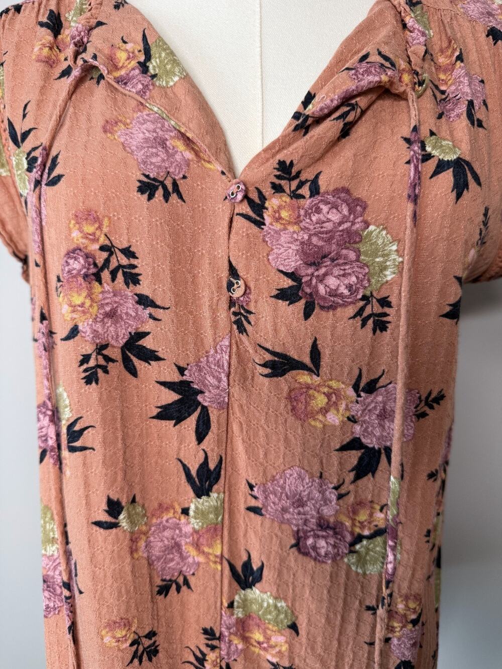 Buffalo Pink Floral Short Sleeve Top Sz S Salmon Cottage Office Whimsy Tropical